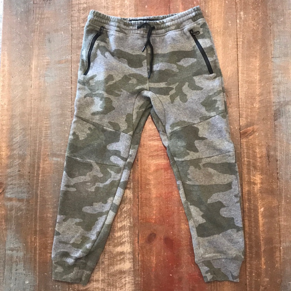Army print jogger pants
